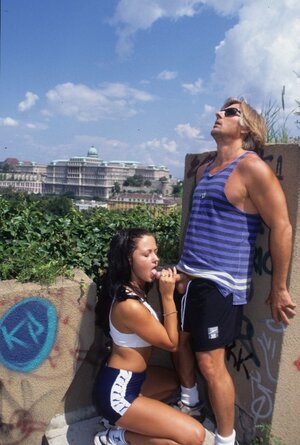 Succhiare il Cazzo, Brune, All’aperto