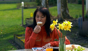 Brunettes, Dehors, Habillé