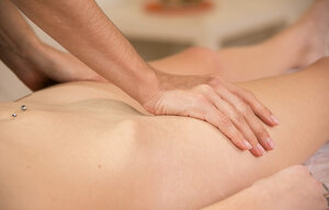 Rasées, Piercings, Masseuses