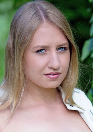 Jeunettes, Blondes, Dehors