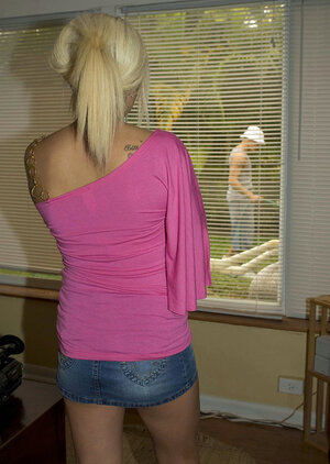 Wanton dame asks gardener to sneak into her mouth and moreover peach outdoors