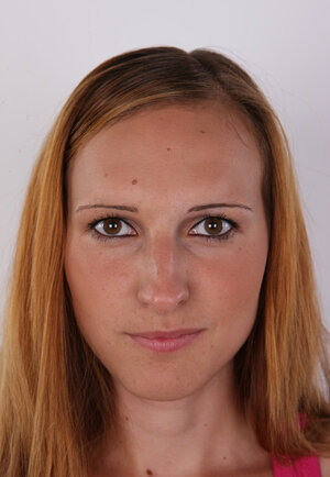 Gal looks so clumsy trying to be sexy parading nude body on camera