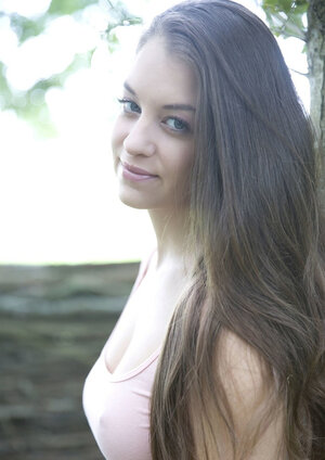 Teenager, Brünett, Unter freiem Himmel, Bekleidet