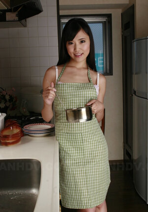 TV show where anchor must make Far eastern user cum with Hitachi-vibrator