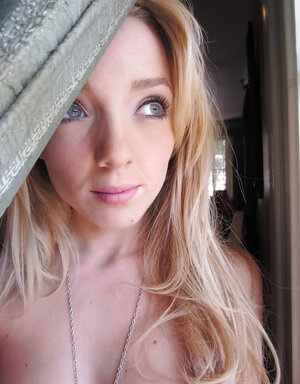 Blonde with birds tattoo above pubis masturbates awaiting boyfriend