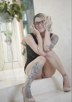 Chick in a tight black dress wears no panties cuz she loves jacking off