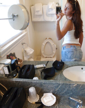 Amateur, Badezimmer, Bekleidet