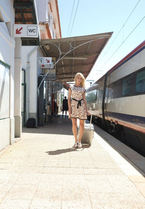 Bionde, All’aperto, Coperta