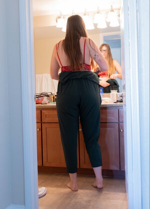 Jacklyn the Big beautiful women is changing clothes and looking good as well