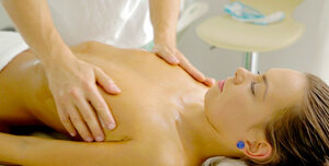 Oliate, Brune, Massaggiatrice