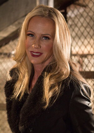 MILF, Bionde, Coperta