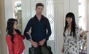 MILF, Asiatiche, Trio, Coperta