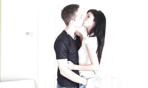 Dilettanti, Brune, Baciarsi, Coperta