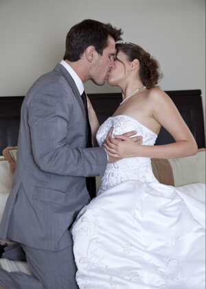 Pornostar, Brune, Baciarsi, Coperta