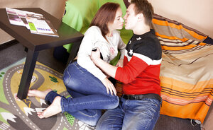 Pantalón vaquero, Vestida