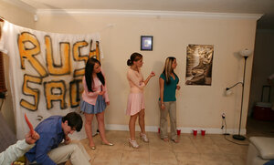 Bionde, Brune, Party, Coperta