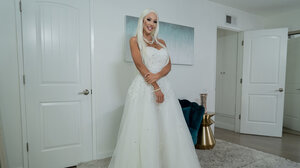 MILF, Rubias, Vestida