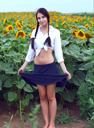 Giovanissime, Brune, All’aperto, Gonna