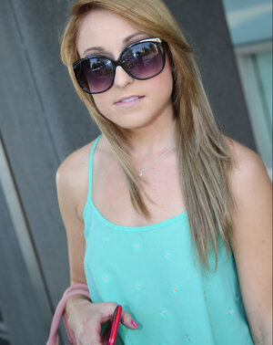 Dehors, Lunettes, Habillé