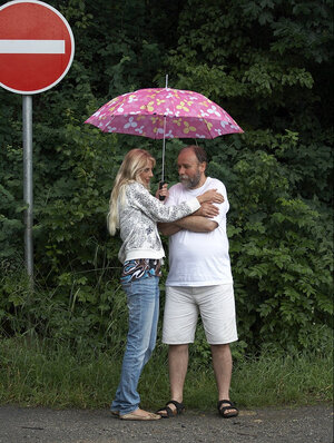 Rubias, Lengua, Pantalón vaquero, Vestida