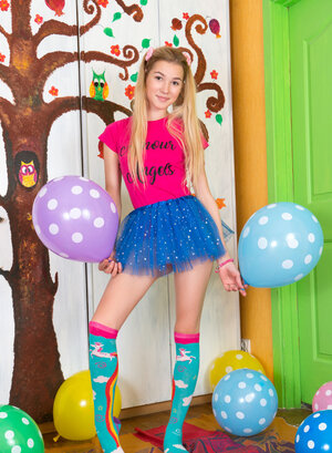 Jovencitas, Amateur, Rubias, Falda, Vestida