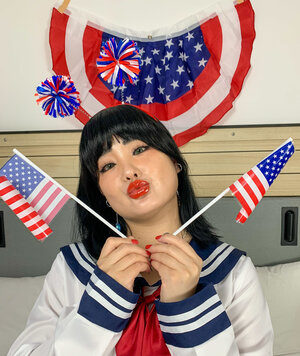 Asiatisch, Bekleidet