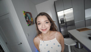 Cumshot, Brünett, Sperma im Gesicht, Bekleidet