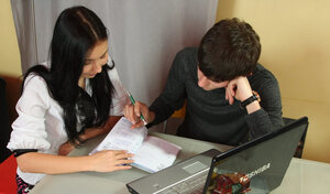 Jovencitas, Novias, Vestida