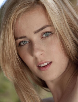 Europäisch, Blond, Unter freiem Himmel