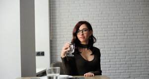 Gwen the first-class looking hoe shows her shaved pussy up close