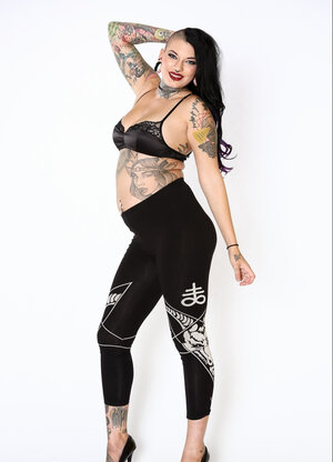 MILF, Novias, Tatuajes, Tacones De Aguja