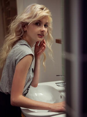 Giovanissime, Bionde, Bagno, Coperta