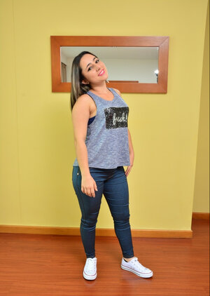 Latines, Jeans, Habillé