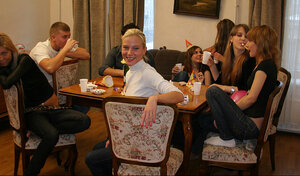 Universitarias, Rubias, Fiesta, Pantalón Vaquero, Vestida