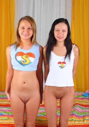 Naked Girls With Shaved Pussy