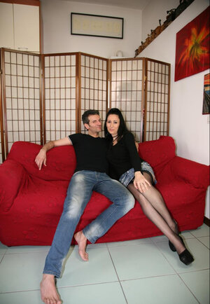 Huge booty slut Luna Dark fingered as foreplay for the having an intercourse