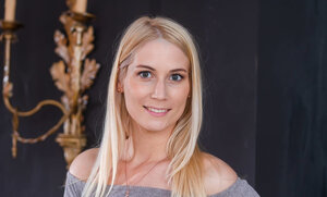 Blond, Bekleidet